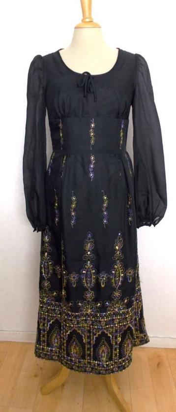 Feestelijke vintage borduursels zwarte bewerkte maxi jurk! S beschikbaar voor biedingen