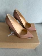 Christian Louboutin Pumps - Maat 37, Kleding | Dames, Schoenen, Pumps, Beige, Nieuw, Ophalen of Verzenden