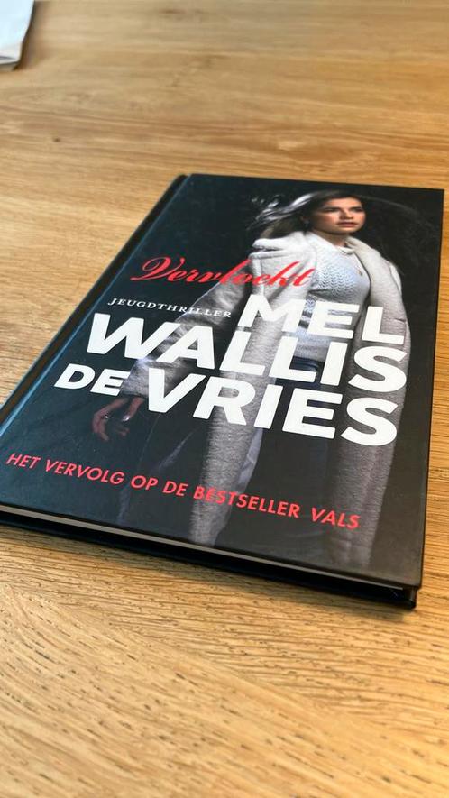 Mel Wallis de Vries - Vervloekt, Boeken, Kinderboeken | Jeugd | 13 jaar en ouder, Zo goed als nieuw, Ophalen
