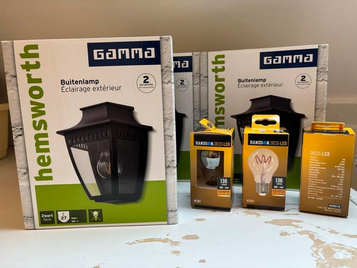 3x Hemsworth Buitenlamp + 3x LED Lamp - Nieuw!, Tuin en Terras, Buitenverlichting, Nieuw, Wandlamp, Minder dan 50 watt, Netvoeding