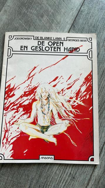 De open en gesloten hand beschikbaar voor biedingen