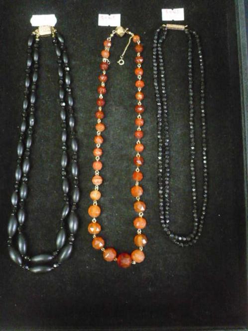 uit de oude doos kettingen w.o. 2x met gouden slot de prijze, Sieraden, Tassen en Uiterlijk, Antieke sieraden, Ketting, Goud, Verzenden