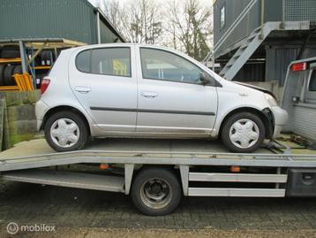 Onderdelen Toyota Yaris 1.3-16V VVT-i 2000 5-deurs beschikbaar voor biedingen