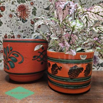 Set 2 vintage bloempotten West Germany oranje met groen 