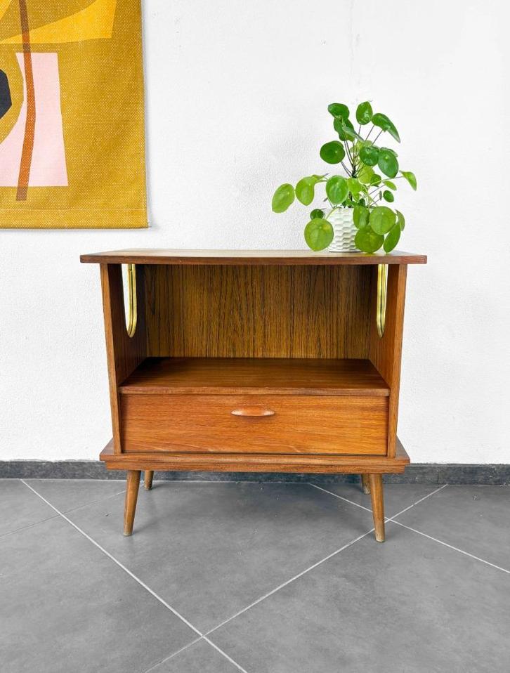 Vintage jaren 60 kastje audio-meubel tv-meubel van teakhout, Huis en Inrichting, Kasten | Televisiemeubels, Gebruikt, Minder dan 100 cm