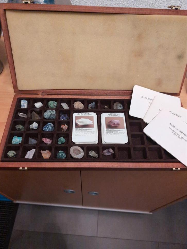 Kist met diverse mineralen, Verzamelen, Mineralen en Fossielen, Mineraal, Ophalen