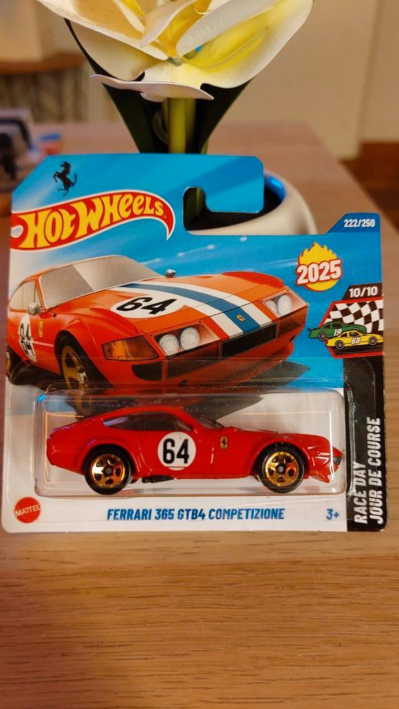 Hot Wheels Ferrari 365 GTB4 Competizione - Race Day, Hobby en Vrije tijd, Modelauto's | Overige schalen, Zo goed als nieuw, Auto