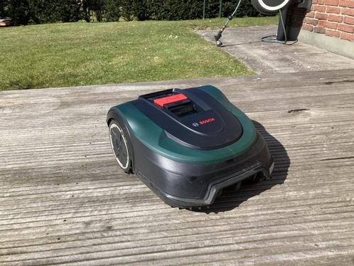 Robot grasmaaier Bosch Indego M+ 700, Tuin en Terras, Robotmaaiers, Zo goed als nieuw, Ophalen of Verzenden