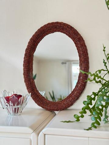 Vintage rotan wandspiegel ovaal – boho retro jaren 70 beschikbaar voor biedingen