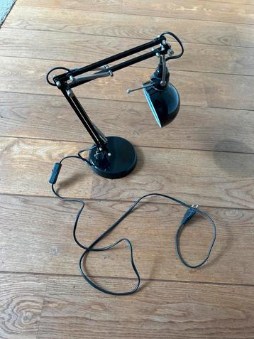 Zwarte Bureaulamp beschikbaar voor biedingen