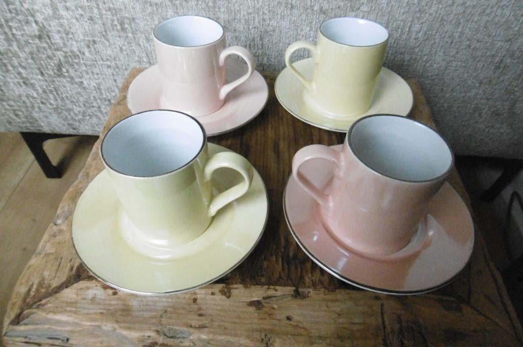 Siaki porseleinen pastelkleurige kopjes, Ophalen of Verzenden, Zo goed als nieuw, Overige stijlen, Kop(pen) en/of Schotel(s)