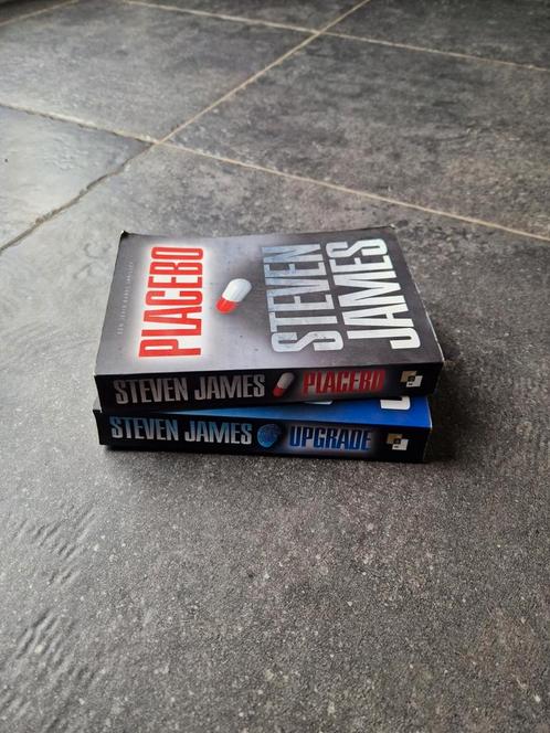 Steven James - Placebo en Upgrade, miniserie, Boeken, Thrillers, Zo goed als nieuw, Nederland, Ophalen of Verzenden