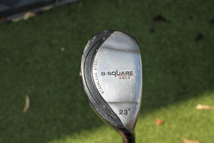 B square hybride 4  |  23 graden rechtshandig heren, Sport en Fitness, Golf, Gebruikt, Club, Overige merken, Ophalen of Verzenden