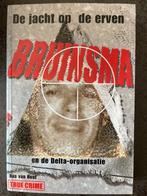 De jacht op de erven Bruinsma, Boeken, Ophalen of Verzenden, Gelezen, Bas van Hout