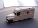 Daimler ambulance dinky toys overgeschilderd, Hobby en Vrije tijd, Ophalen of Verzenden, Gebruikt, Auto, Dinky Toys