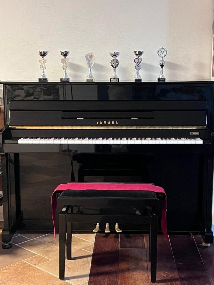 Yamaha P112N akoestische piano, Muziek en Instrumenten, Piano's, Zo goed als nieuw, Piano, Zwart, Hoogglans, Ophalen