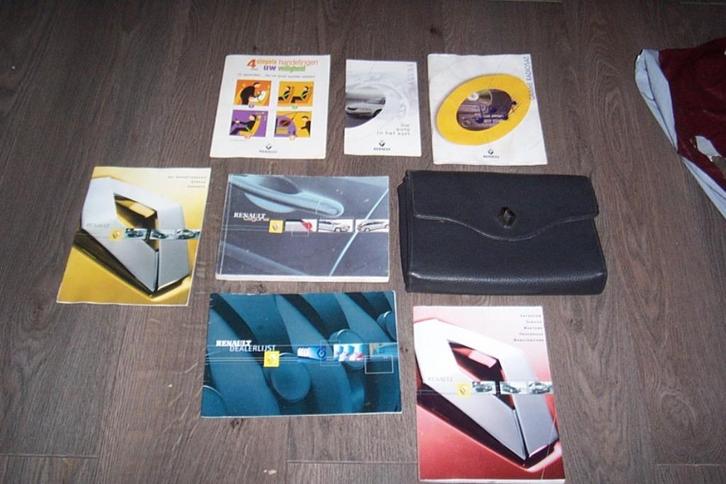Complete map boekjes RENAULT LAGUNA phase 1  2001/2005, Auto diversen, Handleidingen en Instructieboekjes, Ophalen of Verzenden