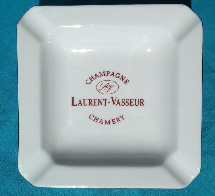 VINTAGE CHAMPAGNE LAURENT VASSEUR CHAMERY ASBAK REIMS FRANCE, Verzamelen, Rookartikelen, Aanstekers en Luciferdoosjes, Zo goed als nieuw