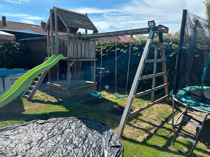 Speelhuis met Apenrek te koop, Kinderen en Baby's, Speelgoed | Buiten | Speeltoestellen, Zo goed als nieuw, Glijbaan, Schommel