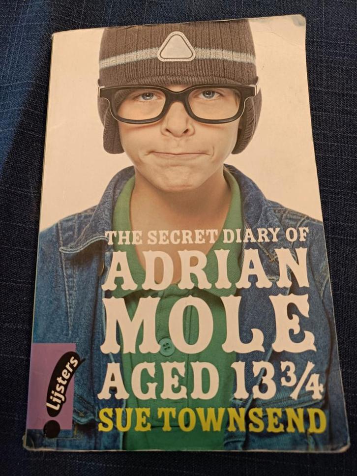 Young Blackbird: the secret diary of Adrian Mole, Boeken, Kinderboeken | Jeugd | 13 jaar en ouder, Gelezen, Ophalen of Verzenden