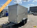 HUMBAUR GESLOTEN DUBBEL-AS 300X150X180H GESPOTEN GLADDE WAND, Auto diversen, Gebruikt