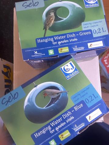 Vogeldrinkbakjes groen en blauw, nieuw beschikbaar voor biedingen