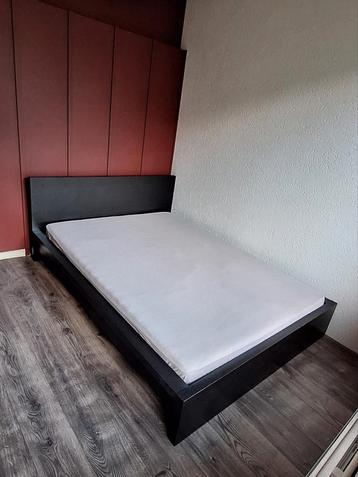 Ikea Malm bed laag  140 x 200 cm beschikbaar voor biedingen