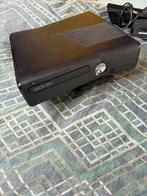 Xbox 360 compleet, Spelcomputers en Games, Spelcomputers | Xbox 360, 360 S, Met kinect, Met 2 controllers, Ophalen of Verzenden