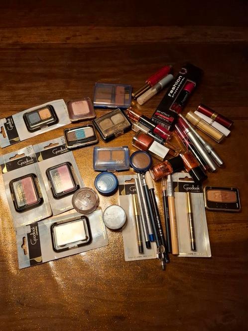 nagellak, oogschaduw,  lippenstift.  nieuw/1x gebruikt, Sieraden, Tassen en Uiterlijk, Uiterlijk | Cosmetica en Make-up, Zo goed als nieuw