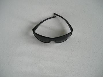 Zonnebril beschikbaar voor biedingen