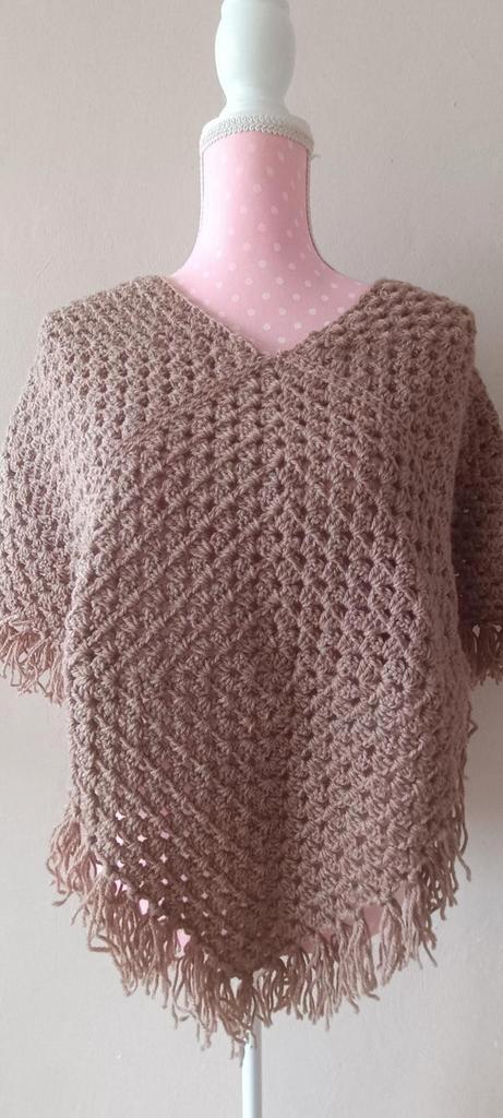 Gehaakte poncho Beige, Kleding | Dames, Overige Dameskleding, Nieuw, Ophalen of Verzenden