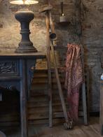 Decoratieve oud houten boterstamper  met voet, Ophalen, Gebruikt