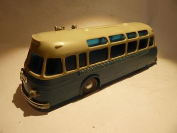 OUD PLASTIC (SPAARPOT) BUS.   20 cm. PRACHTIGE CONDITIE beschikbaar voor biedingen