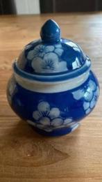 Blauw sierpotje met witte bloemen curiosa, Antiek en Kunst, Curiosa en Brocante, Ophalen of Verzenden
