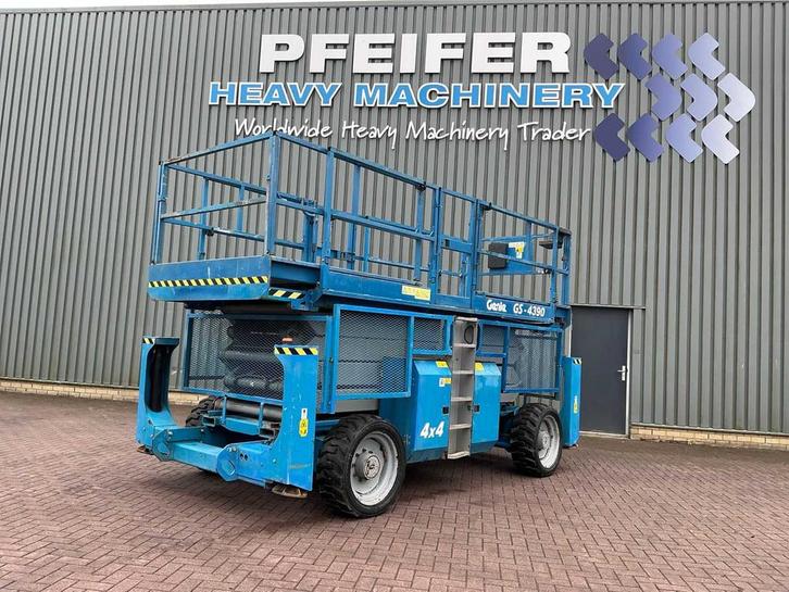 2012 Genie GS-4390 4x4 Hoogwerker 15 meter, Zakelijke goederen, Machines en Bouw | Liften, Steigers en Ladders