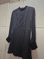Jurk van de Zara met kant en fluweel details. Maat S, Kleding | Dames, Jurken, Ophalen of Verzenden, Zo goed als nieuw, Maat 36 (S)