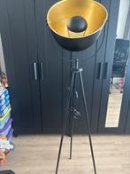 Moderne zwarte staanlamp met gouden binnenkant, Ophalen, Zo goed als nieuw, Metaal, 100 tot 150 cm