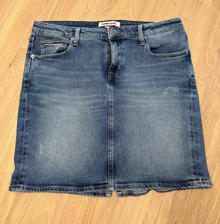 Tommy Hilfiger denim rokje (maat 31), Kleding | Dames, Rokken, Zo goed als nieuw, Maat 42/44 (L), Blauw, Boven de knie, Verzenden
