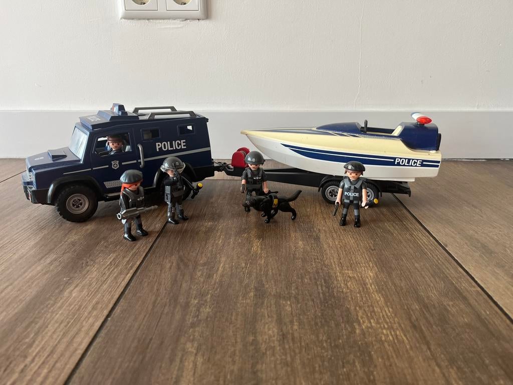 Playmobil - politieauto met boot op trailer en politieteam, Kinderen en Baby's, Speelgoed | Playmobil, Ophalen of Verzenden, Gebruikt