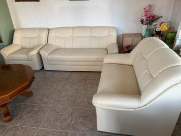 Leerlook zithoek cremewit - drie-, tweezits en fauteuil beschikbaar voor biedingen