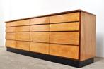 Vintage ladekast beukenhouten dressoir winkelkast jaren 50
