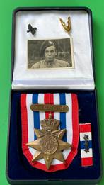 Ereteken voor Orde en Vrede met foto en met veteranen pins, Ophalen of Verzenden, Landmacht, Nederland, Embleem of Badge
