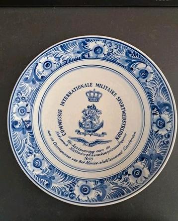 Delfts blauw gedenkbord 1973 beschikbaar voor biedingen