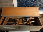 Kist met antiek timmermansgereedschap., Antiek en Kunst, Antiek | Gereedschap en Instrumenten, Ophalen