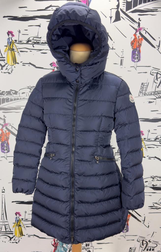 Moncler navy Charpal winterjas maat 10 (750 euro), Kinderen en Baby's, Kinderkleding | Maat 140, Zo goed als nieuw, Meisje, Jas
