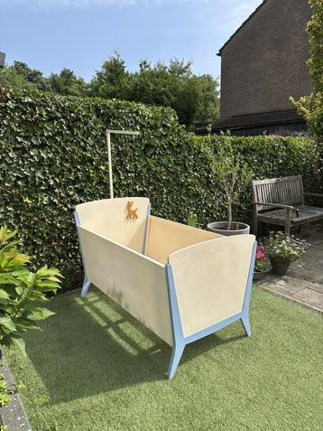 Vintage kinderbedje (ruim 60 jaar oud!) beschikbaar voor biedingen