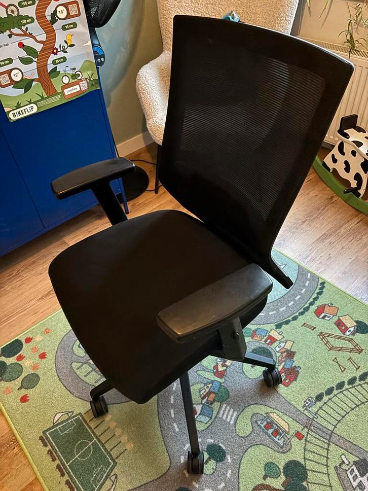 WeWork Bureaustoel - Schoon en Functioneel!, Huis en Inrichting, Bureaustoelen, Zo goed als nieuw, Bureaustoel, Zwart, Ergonomisch
