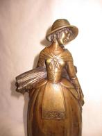 Antieke bronzen vrouwen beeld op marmer voet 38cm., Ophalen of Verzenden