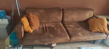 Bruine nubuck bank 215x87 zithoogte 43cm moet snel weg