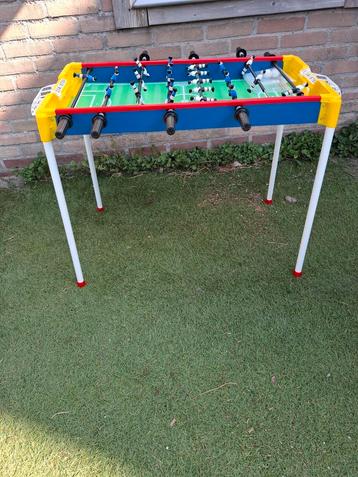 Voetbaltafel beschikbaar voor biedingen